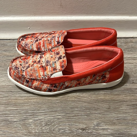 Crocs Loafers - Picture 3 of 12